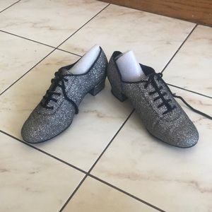 Very Fine black sparklenet dance shoes